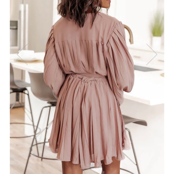 Pretty On Point Dusty Mauve Pleated Romper - Picture 2 of 5